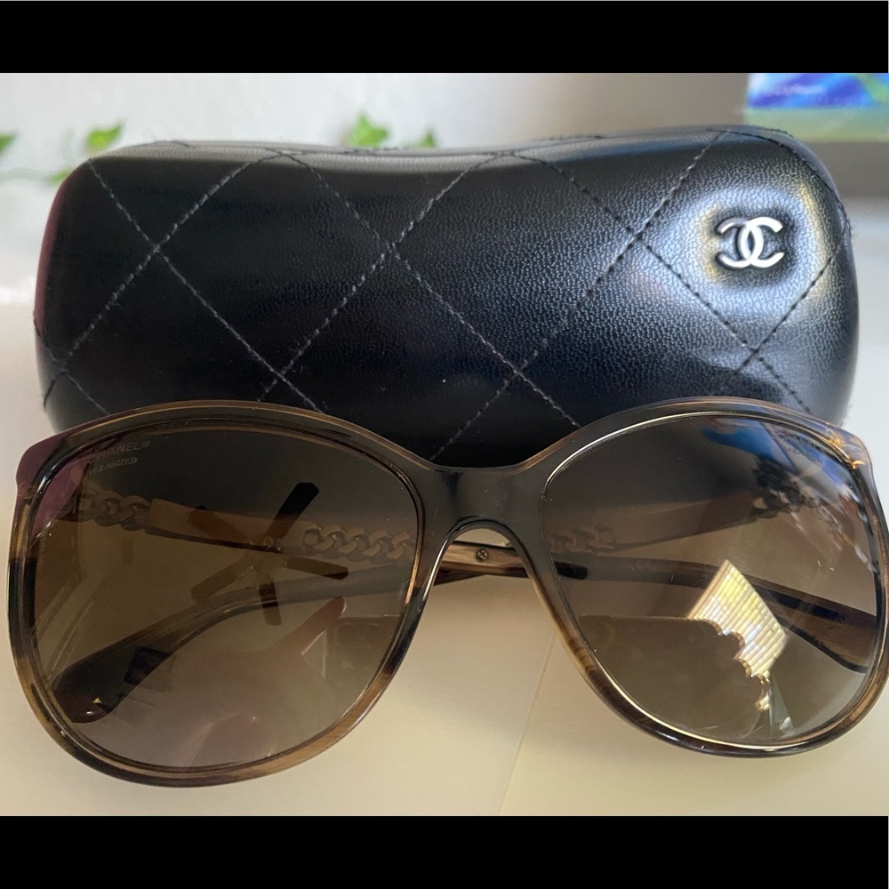 CHANEL Sunglasses